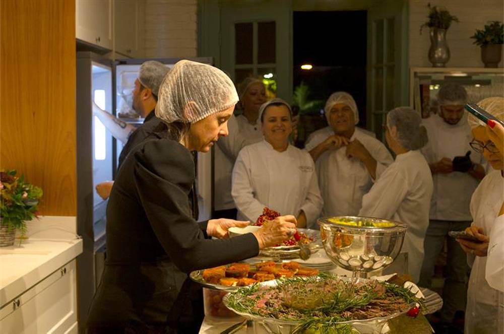 Chef Mariane Coelho leva gastronomia de alto nível do Buffet Delikatessen com curso exclusivo em Campinas