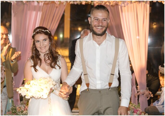 Casamento rústico chic em tons de rosa de Juliana e Neto: muito romantismo em Ilhabela!
