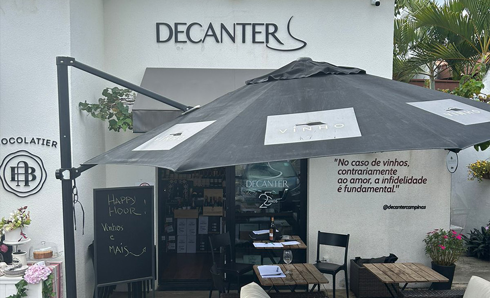 DECANTER